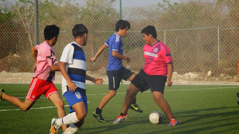 Espinilleras para fútbol 7: qué modelo elegir y por qué